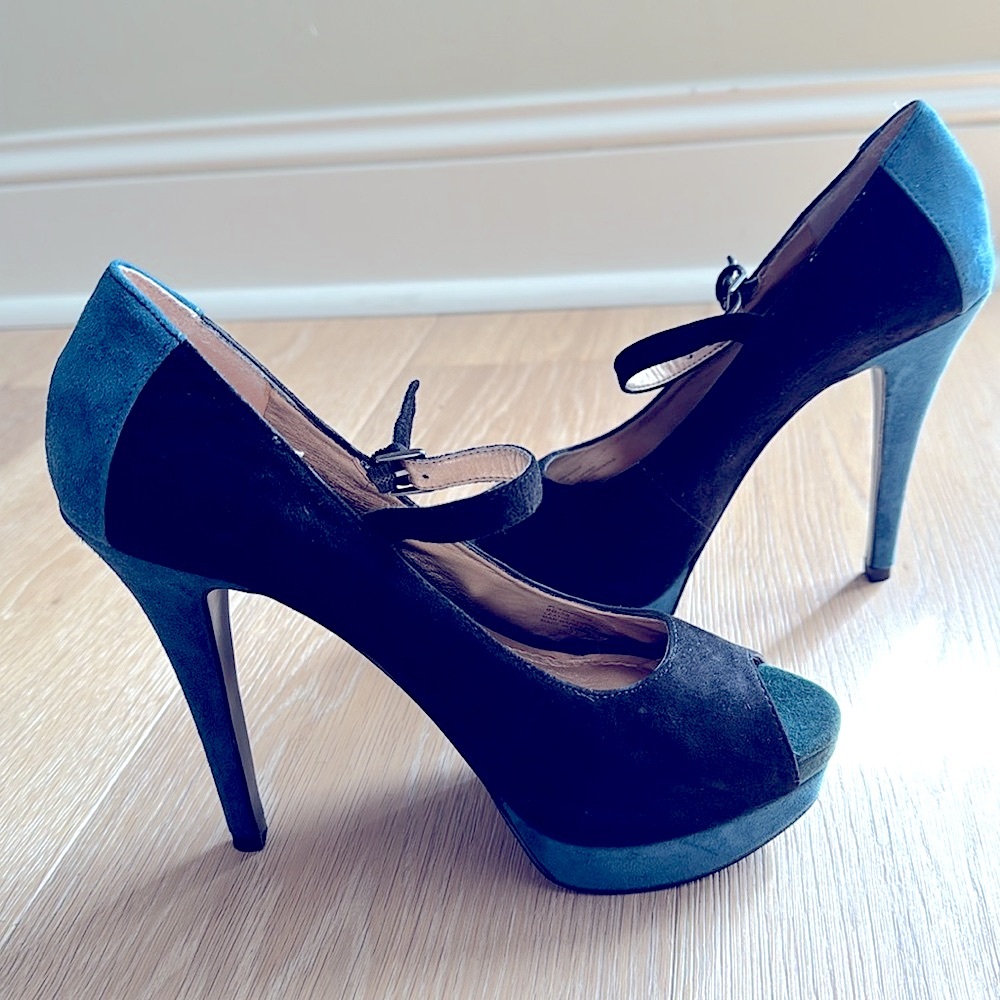 BCBG PL-Frannkie Platform Blue/Black Suede Heel Size 6M